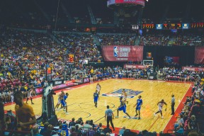 中国九游体育-各大联赛角逐：争冠、保级、欧战席位谁笑谁输？，五大联赛欧战积分排名更新