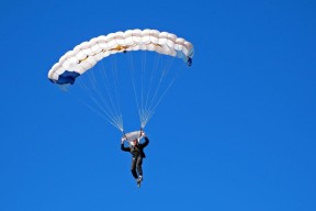 九游社区-毕尔巴鄂竞技主场0-3不敌皇家马德里，遭遇失利，毕尔巴鄂竞技主力