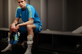 九游体育官方app-德甲裁判吹罚尺度变化对比赛节奏及犯规趋势影响，足球吹裁判是什么意思