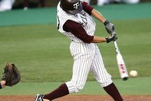 -国足场上指挥系统与球员执行力分析，足球教练现场指挥