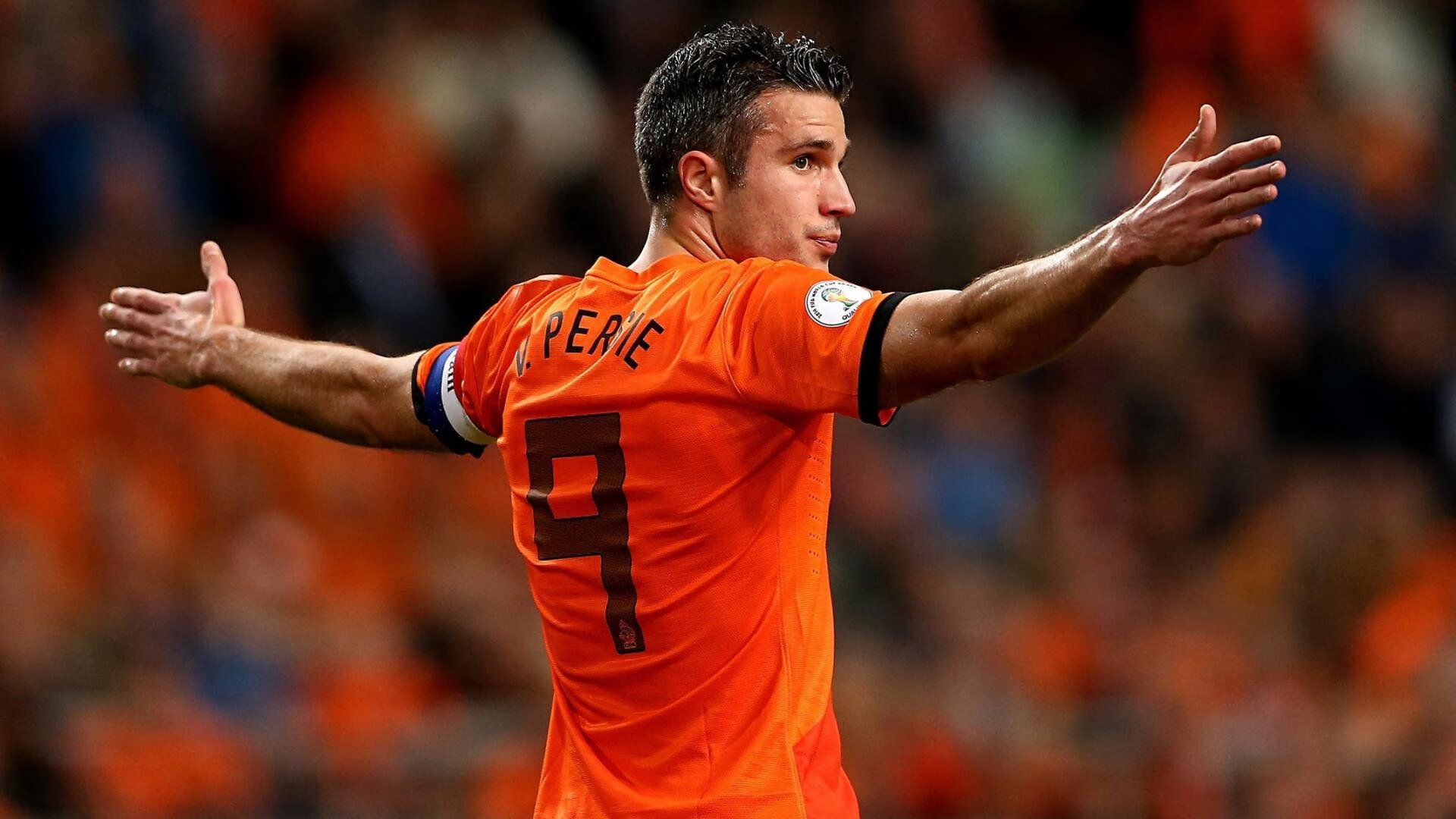 严格裁判体系：确保每一局比赛的公正性，严格遵守比赛规则 坚决服从裁判